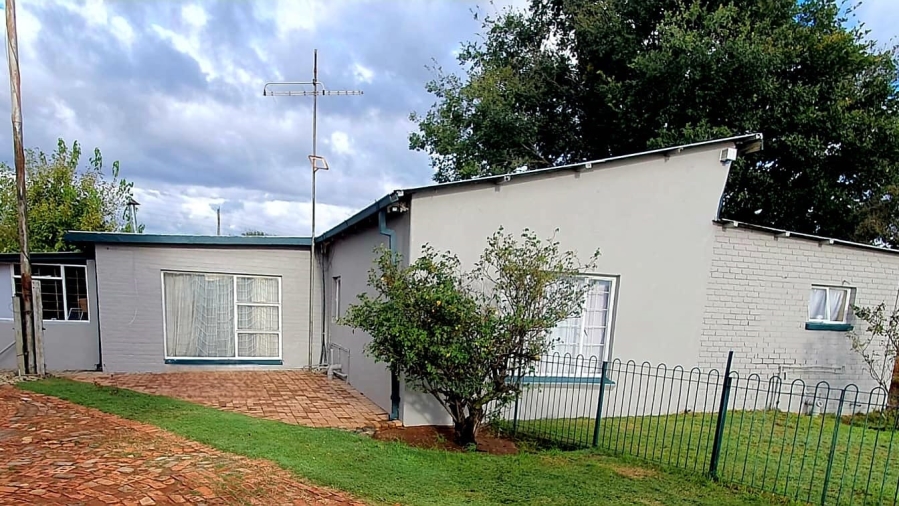 4 Bedroom Property for Sale in Bloemfontein Rural Free State